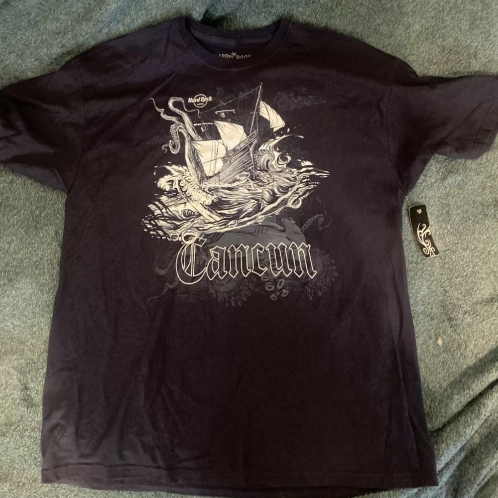 Vintage HARD ROCK CAFE CANCUN Kraken T Shirt Navy XL NWT